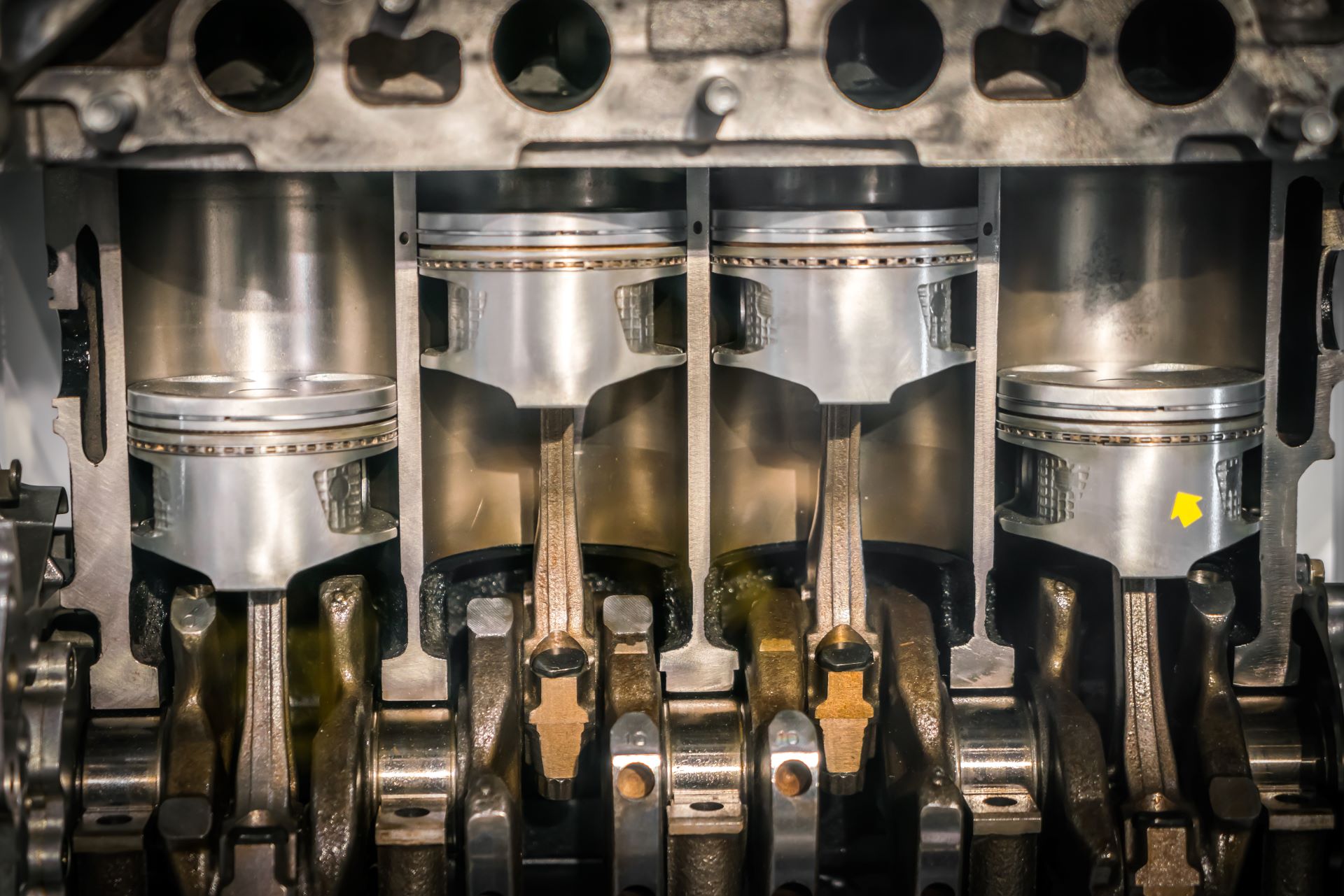 engine-piston-cross-section